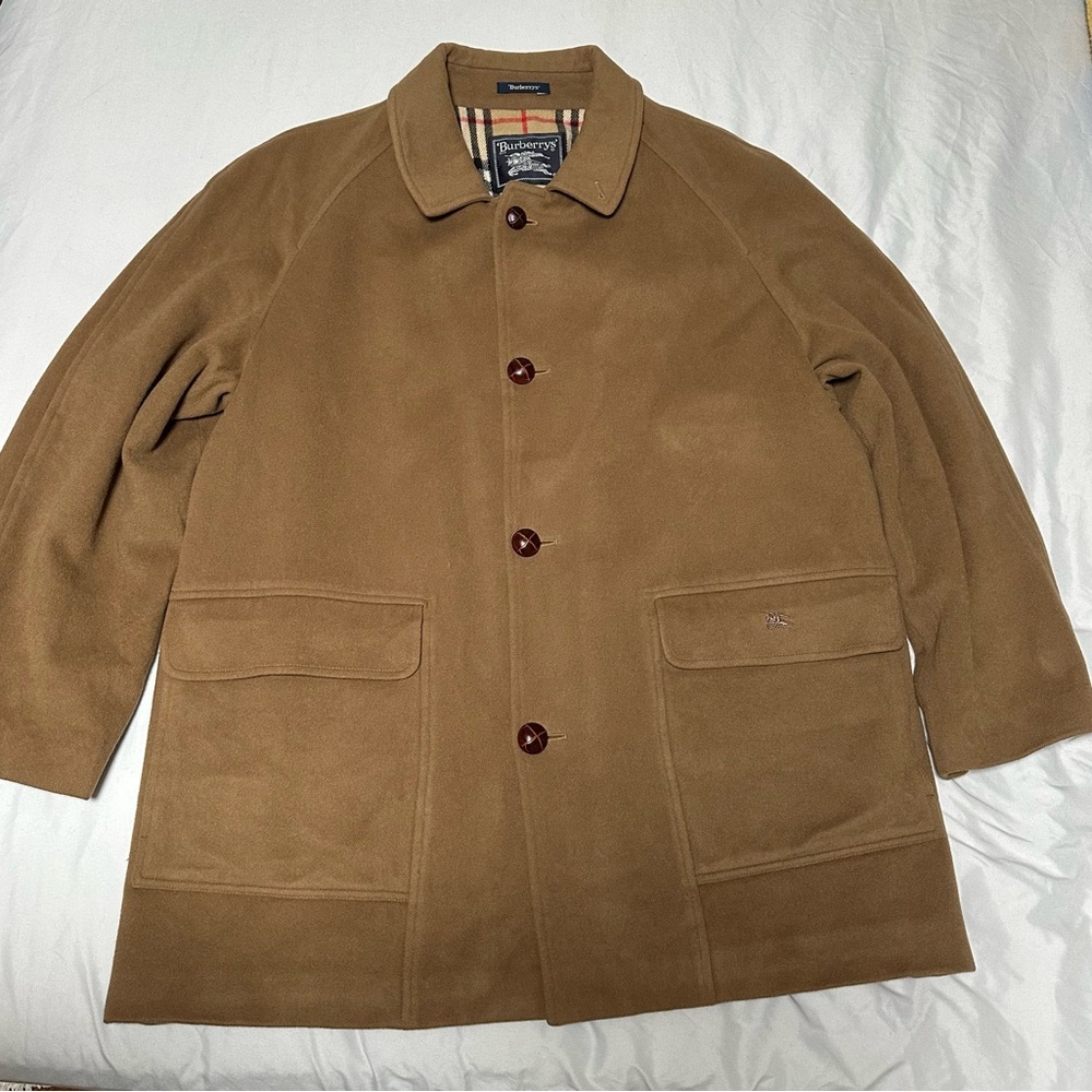 Burberry’s Coat - Picture 2 of 12